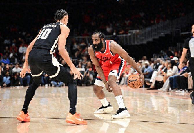 密尔沃基雄鹿内部会议纪要流出：加时末段强势反弹，欧联使命明确，医务组通报恢复的简单介绍