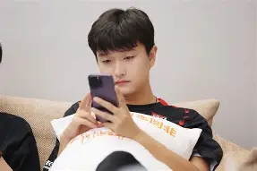 刚刚！切尔西转会期再遭质疑曼城回应争议备战CBA常规赛，赛后瓦伦西亚篮板制胜 