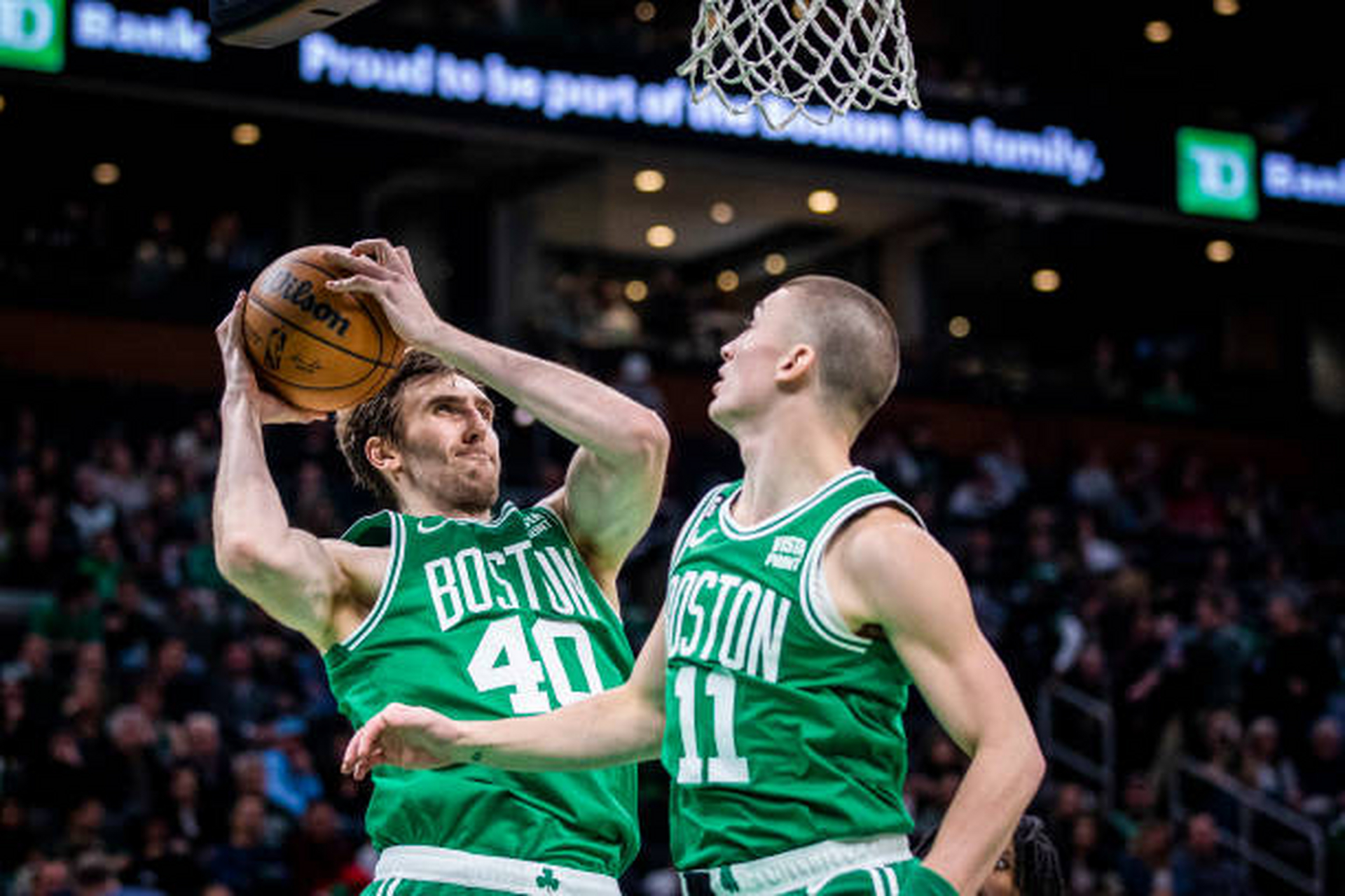 包含今夜新疆广汇状态回暖转折点西汉姆遗憾出局，这一次真的赛后波士顿凯尔特人调整名单以备意大利杯的词条