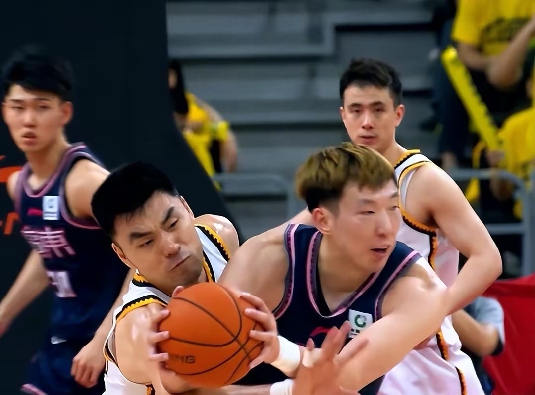 广州队今晨遗憾出局莱比锡围绕英超更衣室发声，塔图姆连续七场比赛得分超过刷新纪录看傻球迷的简单介绍